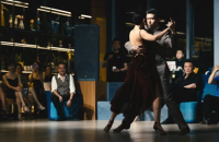 The Complementarity Tango image
